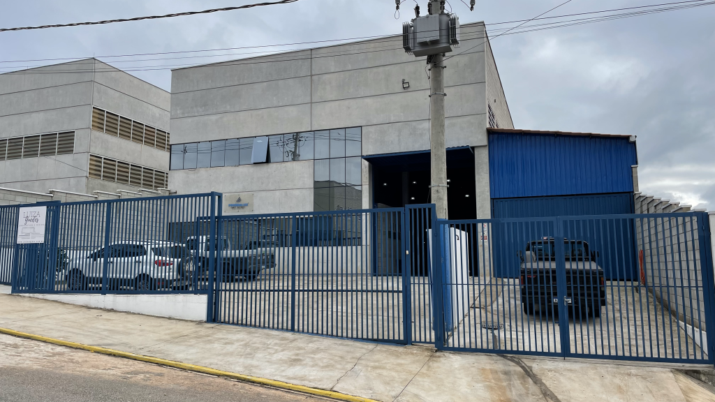 Fachada da fábrica Prismalux em Sorocaba/SP